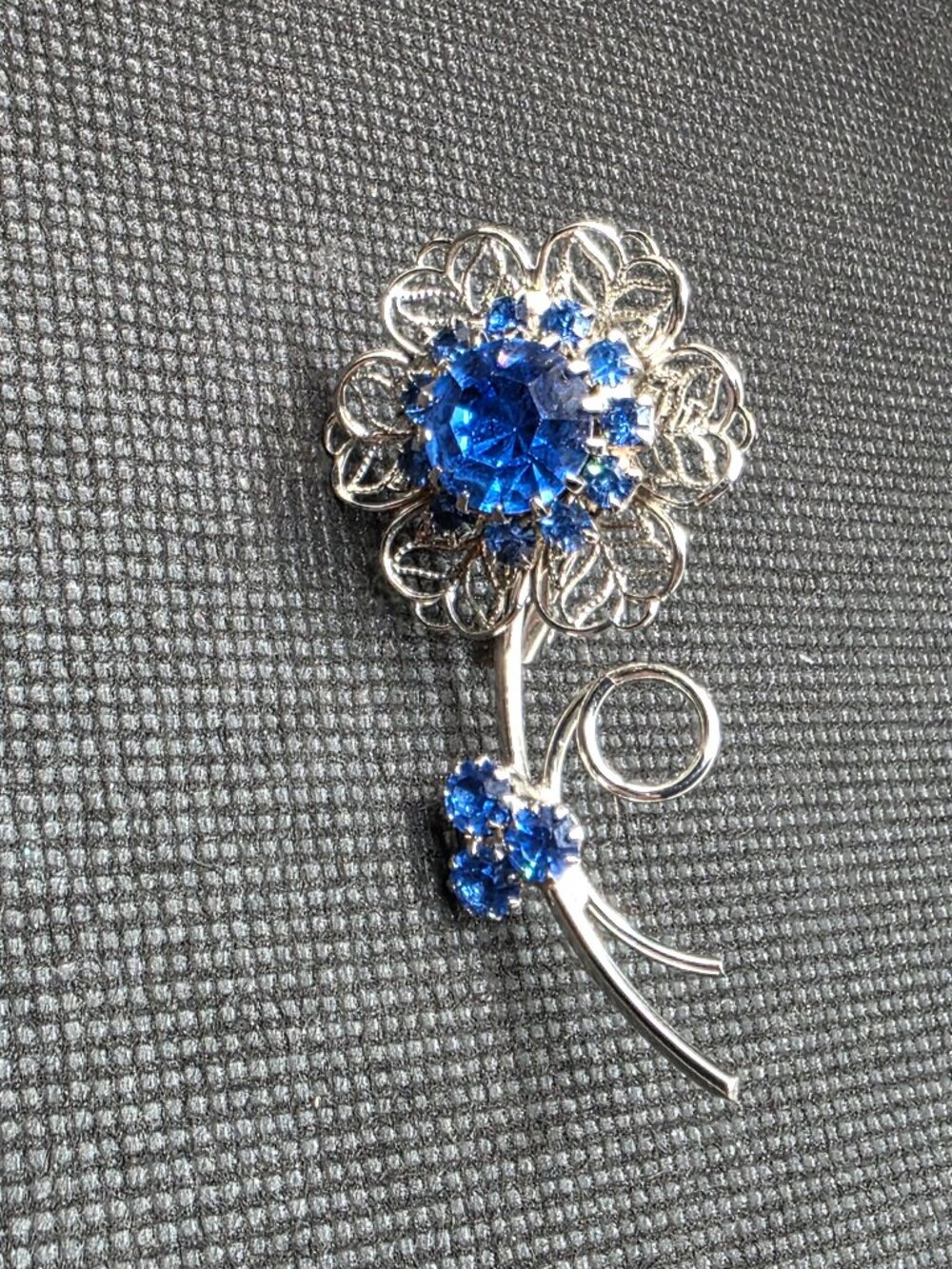 Vintage 1960s Royal Blue Rhinestone Flower Brooch Pin Silver Tone Filigree